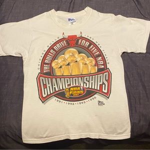 AUTHENTIC 1997 NBA Finals Chicago Bulls Tee Vintage- Size Small